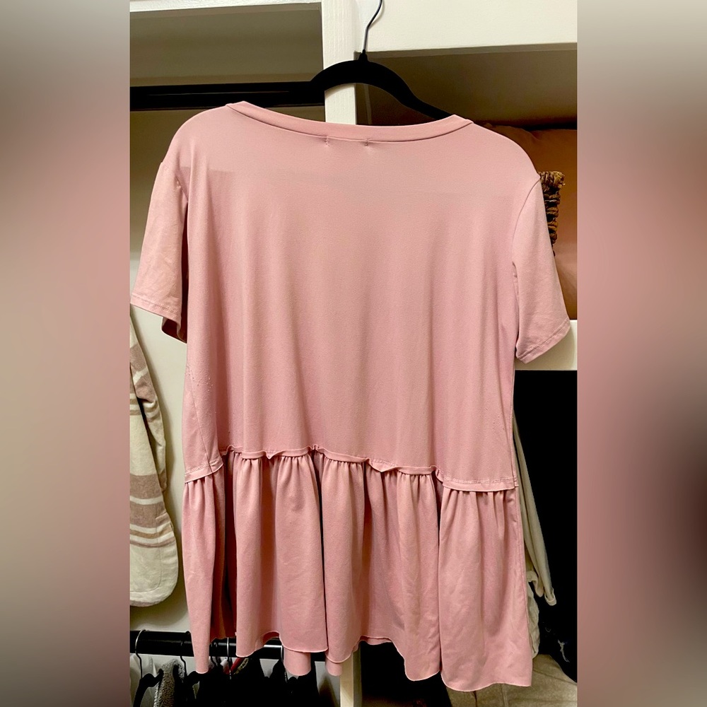 Sweet and soft pink boutique top.